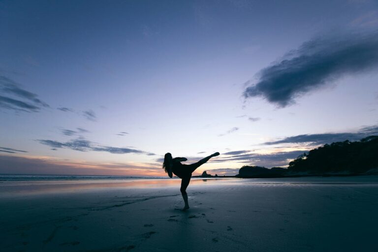 6 Essential Tips for Staying in Shape While Traveling in 2025